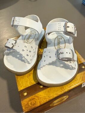 Footmates sandals